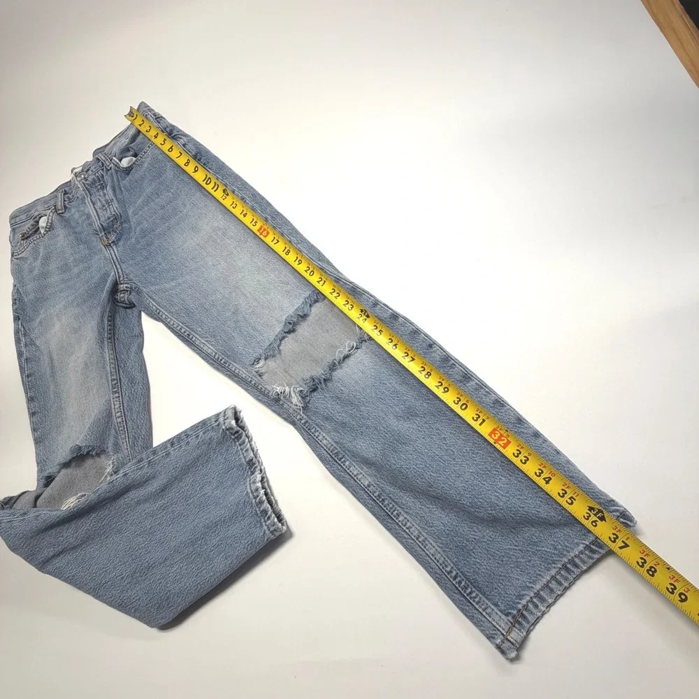 Topshop‎ Dad Jeans 26/30 Light Wash Ripped Knee Straight Leg - Picture 3 of 9